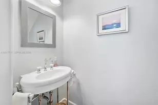 2310 Bayview Ln, North Miami, FL 33181 - Photo 35
