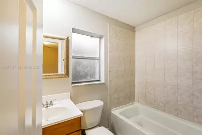 7820 SW 9th St, North Lauderdale, FL 33068 - Photo 17