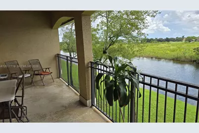 230 SW 117th Ter #202, Pembroke Pines, FL 33025 - Photo 1