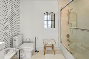 17301 Biscayne Blvd, North Miami Beach, FL 33160 - Photo 21