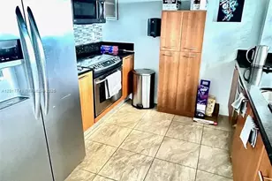 1800 N Bayshore Dr, Miami, FL 33132 - Photo 17