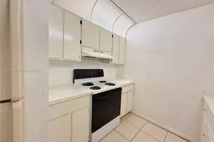 8260 SW 210th St, Cutler Bay, FL 33189 - Photo 13