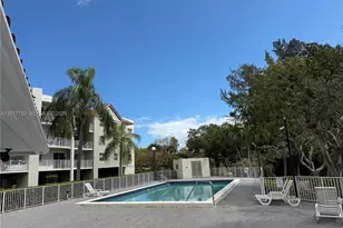 8260 SW 210th St, Cutler Bay, FL 33189 - Photo 15