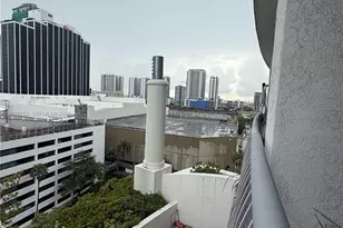 1750 N Bayshore Dr, Miami, FL 33132 - Photo 3