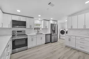 730 NW 217th Terrace, Pembroke Pines, FL 33029 - Photo 7