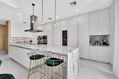 88 SW 7th St #4202, Miami, FL 33130 - Photo 7