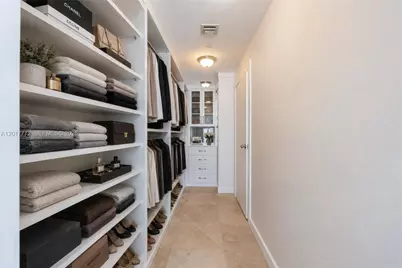 900 Biscayne Blvd #4205, Miami, FL 33132 - Photo 9