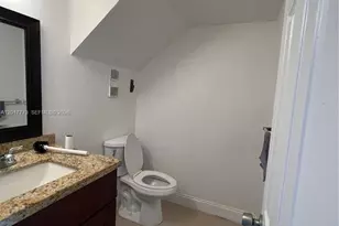 7106 NW 169th St, Hialeah, FL 33015 - Photo 5