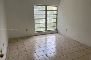 9190 Fontainebleau Blvd, Miami, FL 33172 - Photo 5