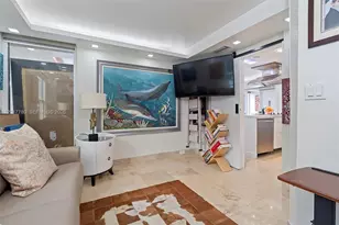 6616 E Miami Lakes Dr E, Miami Lakes, FL 33014 - Photo 25