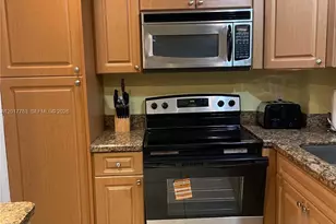 5005 Collins Ave, Miami Beach, FL 33140 - Photo 15