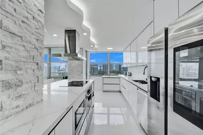 18041 Biscayne Blvd #1804, Aventura, FL 33160 - Photo 3