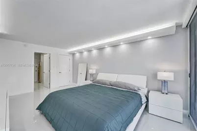 18041 Biscayne Blvd #1804, Aventura, FL 33160 - Photo 5