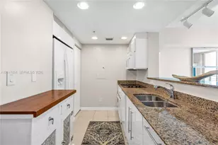 335 S Biscayne Blvd, Miami, FL 33131 - Photo 7