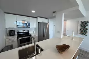 600 NE 36th St, Miami, FL 33137 - Photo 5