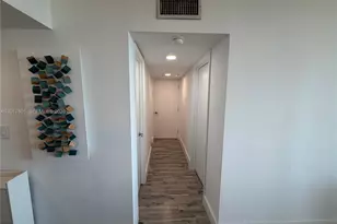600 NE 36th St, Miami, FL 33137 - Photo 11