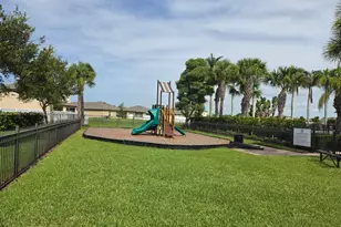 831 Bent Creek Dr, Fort Pierce, FL 34947 - Photo 3