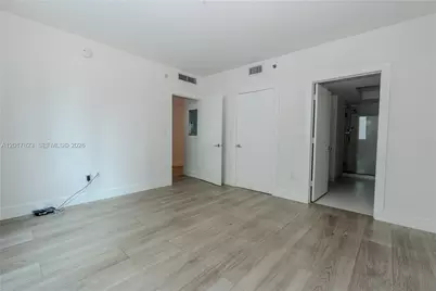 500 Brickell Ave #1407, Miami, FL 33131 - Photo 23
