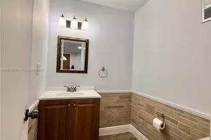 9717 N New River Canal Rd, Plantation, FL 33324 - Photo 19