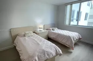 5005 Collins Ave, Miami Beach, FL 33140 - Photo 13