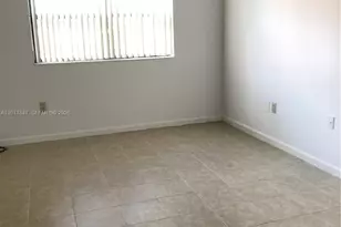 7235 NW 179th St, Hialeah, FL 33015 - Photo 3