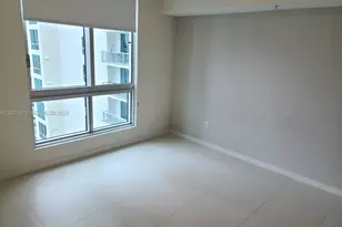 300 S Biscayne Blvd, Miami, FL 33131 - Photo 3