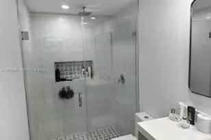 5401 Collins Ave, Miami Beach, FL 33140 - Photo 39
