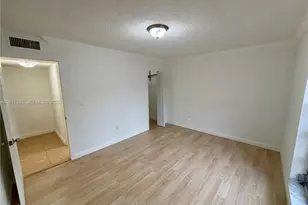 9429 SW 76th St, Miami, FL 33173 - Photo 11