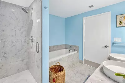 244 Biscayne Blvd #3602, Miami, FL 33132 - Photo 13