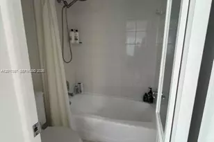 615 NE 12th Ave, Fort Lauderdale, FL 33304 - Photo 11