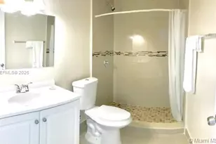 11447 SW 33rd Ln, Miami, FL 33165 - Photo 7