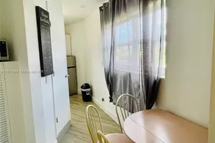 109 SE 9th St, Hallandale Beach, FL 33009 - Photo 7