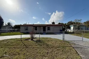 1011 Avenue F, Riviera Beach, FL 33404 - Photo 1