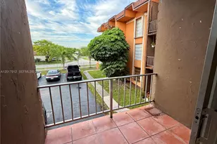9429 SW 76th St, Miami, FL 33173 - Photo 13