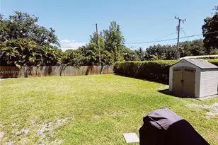 1075 NE 120th St, Biscayne Park, FL 33161 - Photo 3