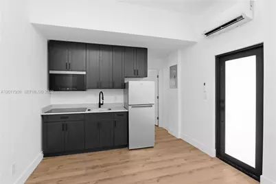 7801 Byron Ave #B, Miami Beach, FL 33141 - Photo 3