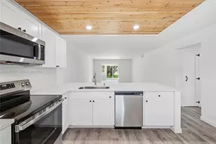 330 NE 26th Ave, Boynton Beach, FL 33435 - Photo 5