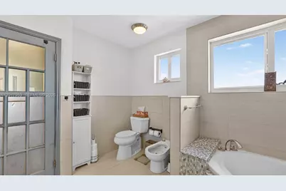 2940 NW 99th Pl, Doral, FL 33172 - Photo 19