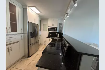 100 Bayview Dr #309, Sunny Isles Beach, FL 33160 - Photo 11