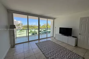 100 Bayview Dr, Sunny Isles Beach, FL 33160 - Photo 17