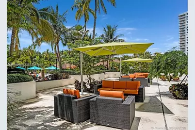 100 Bayview Dr #309, Sunny Isles Beach, FL 33160 - Photo 37