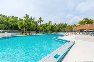 100 Bayview Dr, Sunny Isles Beach, FL 33160 - Photo 35