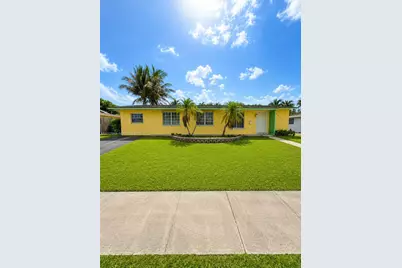 15805 SW 99th Ct, Miami, FL 33157 - Photo 1