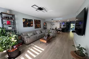 8851 NW 110 Pl, Doral, FL 33178 - Photo 9