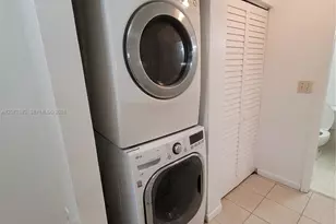 13950 NE 2nd Ave, Miami, FL 33161 - Photo 17