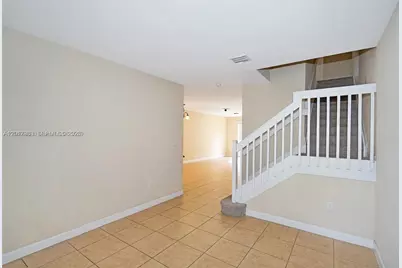 1048 NE 208th St, Miami, FL 33179 - Photo 7
