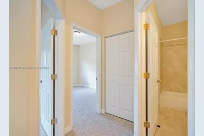 1048 NE 208th St, Miami, FL 33179 - Photo 13