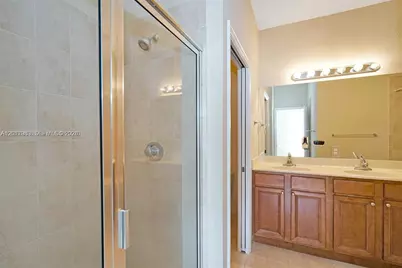 1048 NE 208th St, Miami, FL 33179 - Photo 11