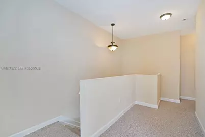1048 NE 208th St, Miami, FL 33179 - Photo 9