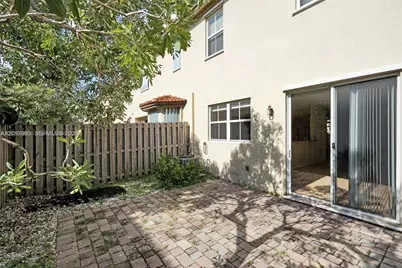 1048 NE 208th St, Miami, FL 33179 - Photo 19